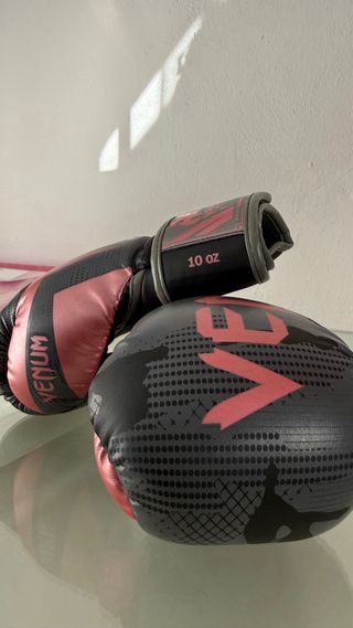 Guantes de Boxeo Venum Rosa y Gris