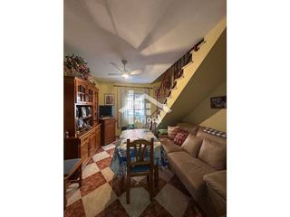 Casa adosada en venta en Lucena