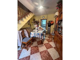 Casa adosada en venta en Lucena