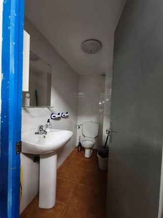 Local comercial en alquiler en Reyes en Parla