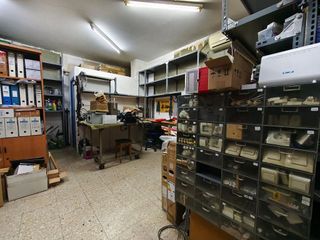 Local comercial en alquiler en Reyes en Parla