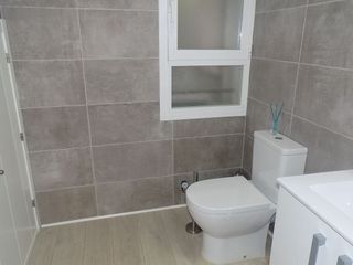 Local comercial en alquiler en Peñagrande en Madrid