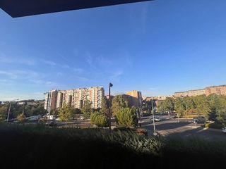 Piso en alquiler en Valdezarza en Madrid