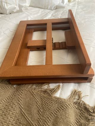 Atril de madera regulable