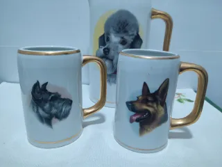 Jarras de porcelana con perros