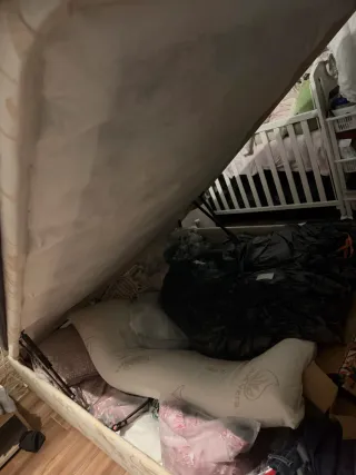 Canapé de tela y madera