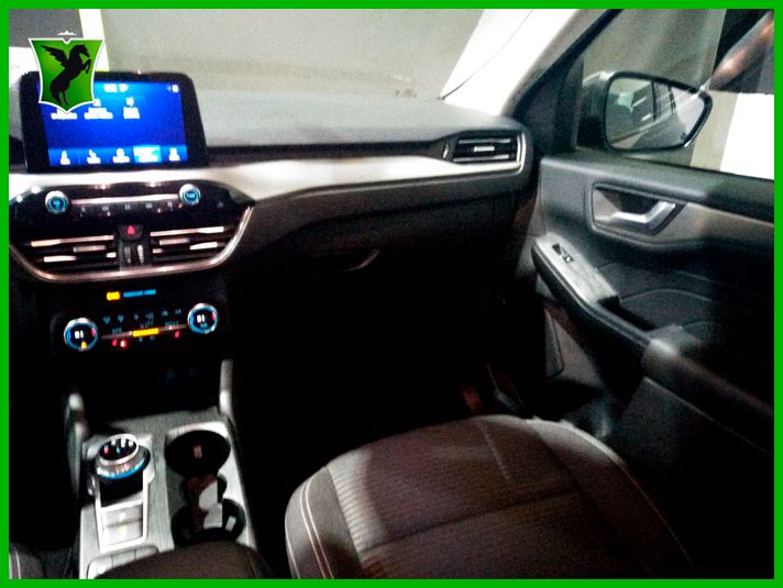 Ford Kuga 2022, foto 16
