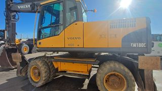 Excavadora Volvo EW180C de Ruedas