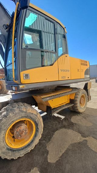 Excavadora Volvo EW180C de Ruedas