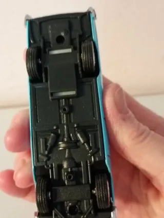 Modellino Auto Sovietica Volga Azzurra