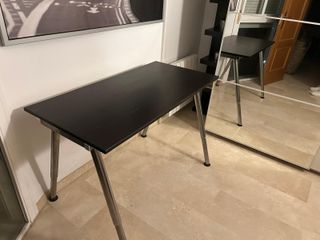 Mesa de escritorio moderna