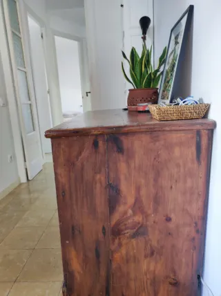 Cómoda de madera maciza