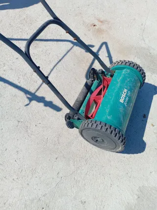 Cortacésped manual Bosch AHM 30