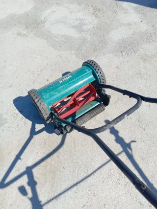 Cortacésped manual Bosch AHM 30