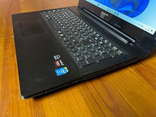 Lenovo i7 12GB RAM SSD Negro