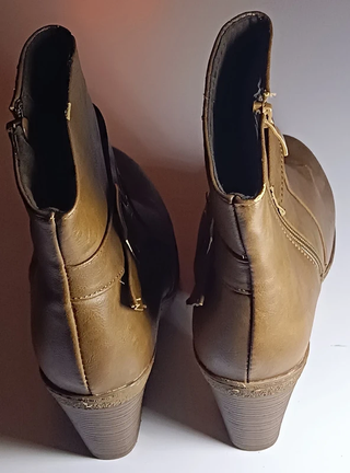 Botines camel tacón talla 36