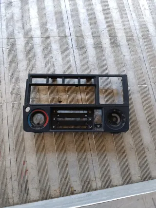 Embellecedor Radio BMW E30