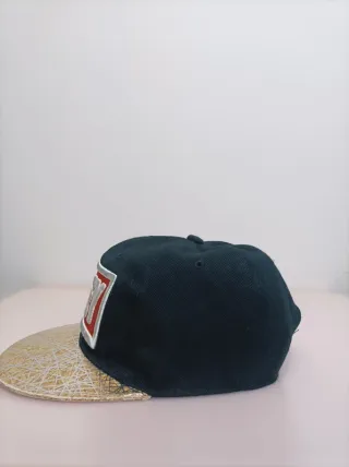 Gorra Obey Negra y Beige