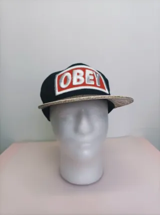 Gorra Obey Negra y Beige