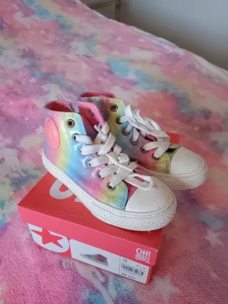 Zapatillas niña arcoíris brillantes