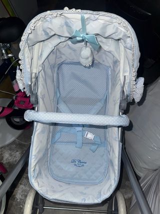 Carrito de juguete con bolso a juego