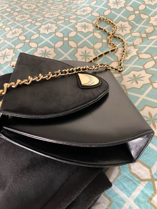 Bolso de vestir negro con cadena