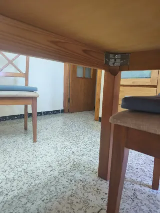 Mesa comedor con cristal y 4 sillas madera