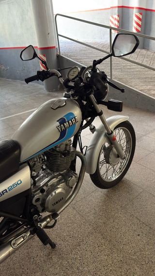 Yamaha SR-250