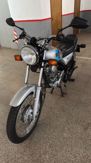 Yamaha SR-250