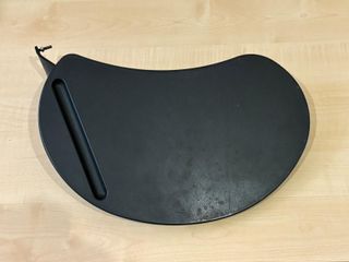 Silla azul con pupitre