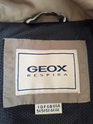 Chaqueta Geox gris y negra