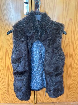 Chaleco pelo gris y azul