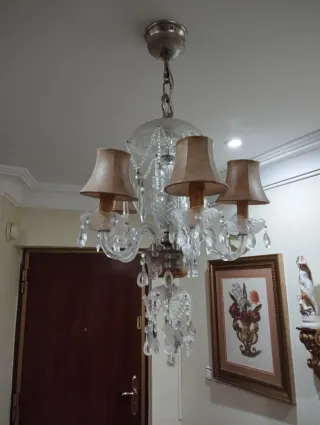 Lámpara de cristal dorada