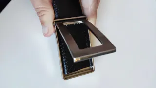 Cinturón de piel elegante y moderno