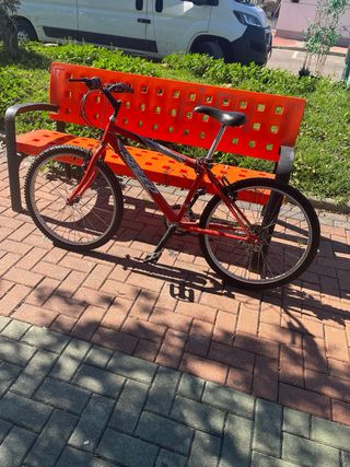 Bicicleta Roja Ruedas Nuevas