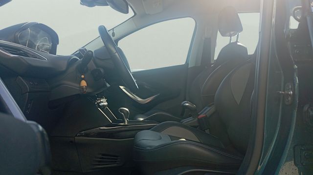 Peugeot 2008 PureTech 110 Allure EAT6 81 kW (110 CV)