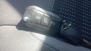 Peugeot 2008 PureTech 110 Allure EAT6 81 kW (110 CV)