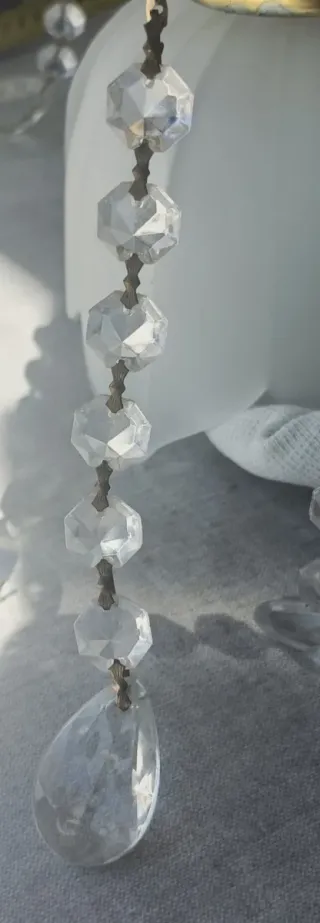 Lámpara colgante dorada con cristales