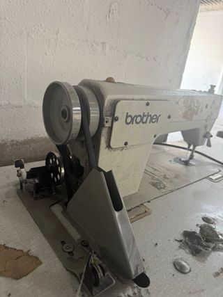 Máquina de coser Brother DB2 industrial
