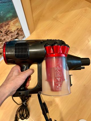 A ESTRENAR. Aspiradora de mano Ariete 2 en 1.