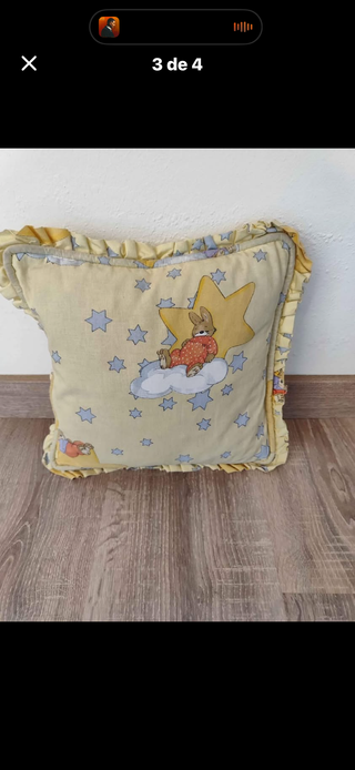 Cuna de madera con corazón