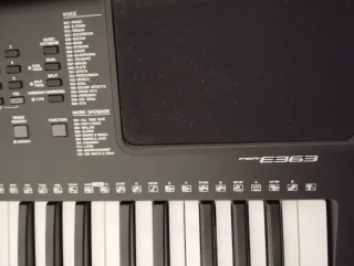 Teclado Yamaha PRS-E363