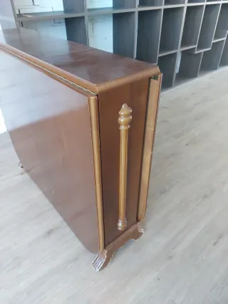 Mesa de comedor antigua plegable de madera