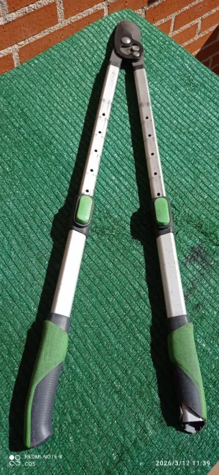 Tijera de poda GEOLIA ergonómica 66cm