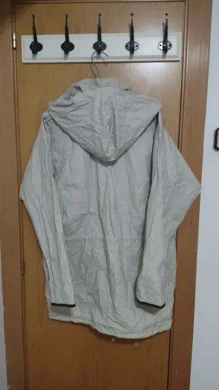 Chaqueta Impermeable Isabella Beige/Marrón