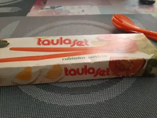 Juego cubiertos servicio naranja sin estrenar