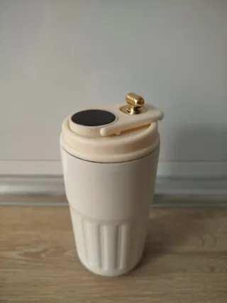 Taza térmica con indicador de temperatura