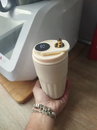 Taza térmica con indicador de temperatura