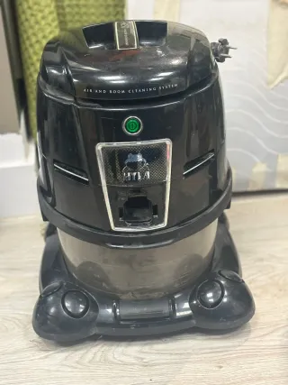 Aspiradora Hyla con Accesorios