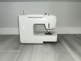 Máquina de coser Alfa Next 10+ como nueva